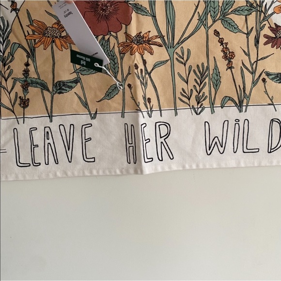 Urban Outfitters Leave her wild tapestry - Picture 4 of 5